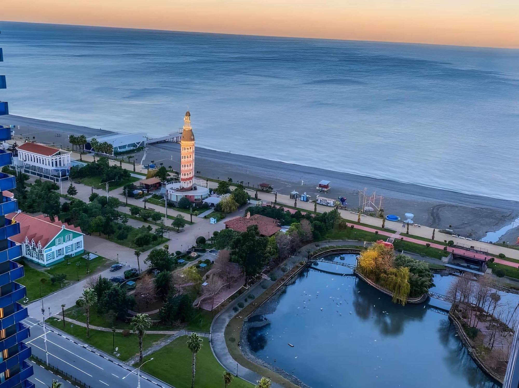 Luxury Orbi City Sea View Aparthotel Batoemi Buitenkant foto