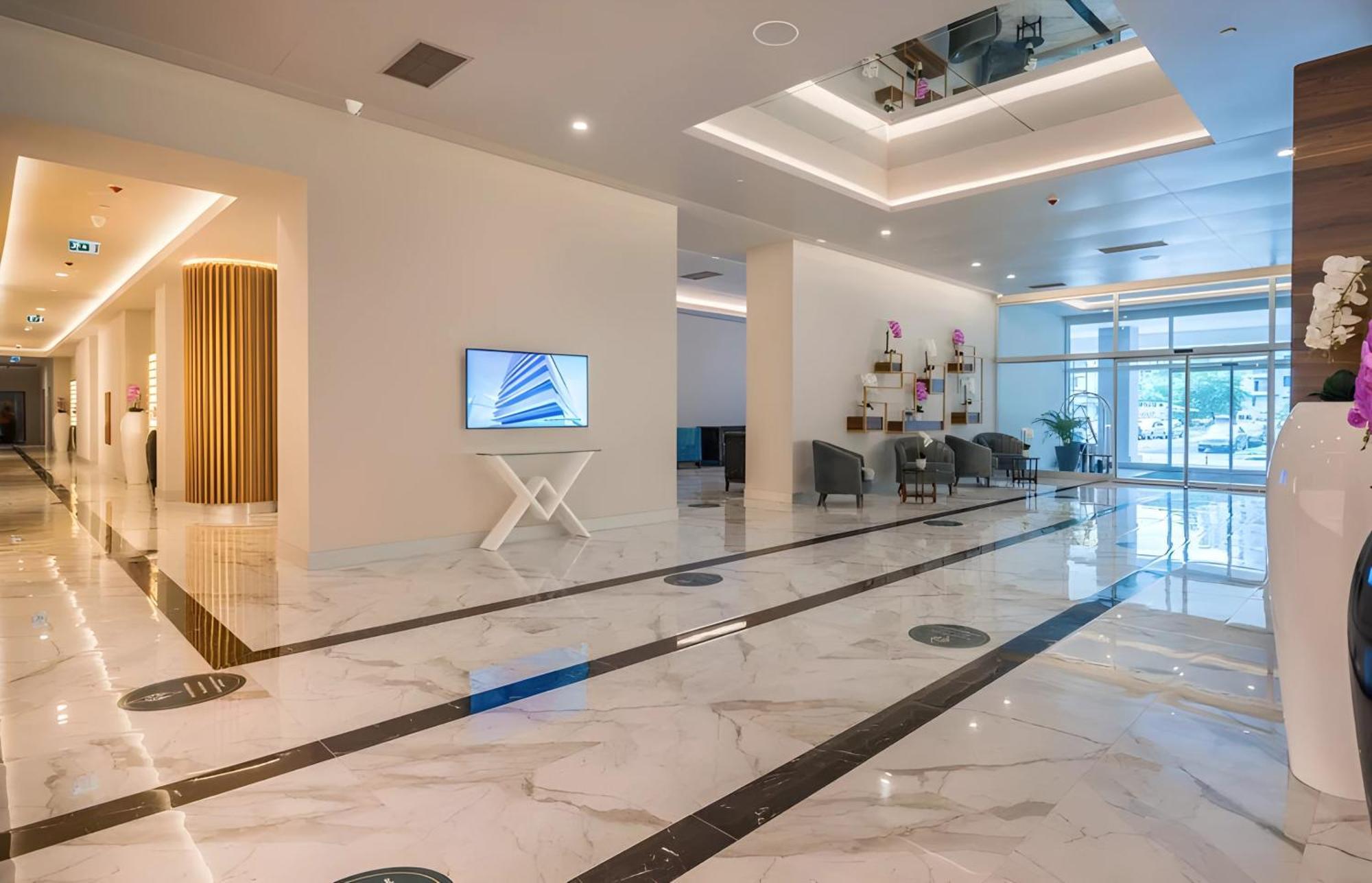 Luxury Orbi City Sea View Aparthotel Batoemi Buitenkant foto