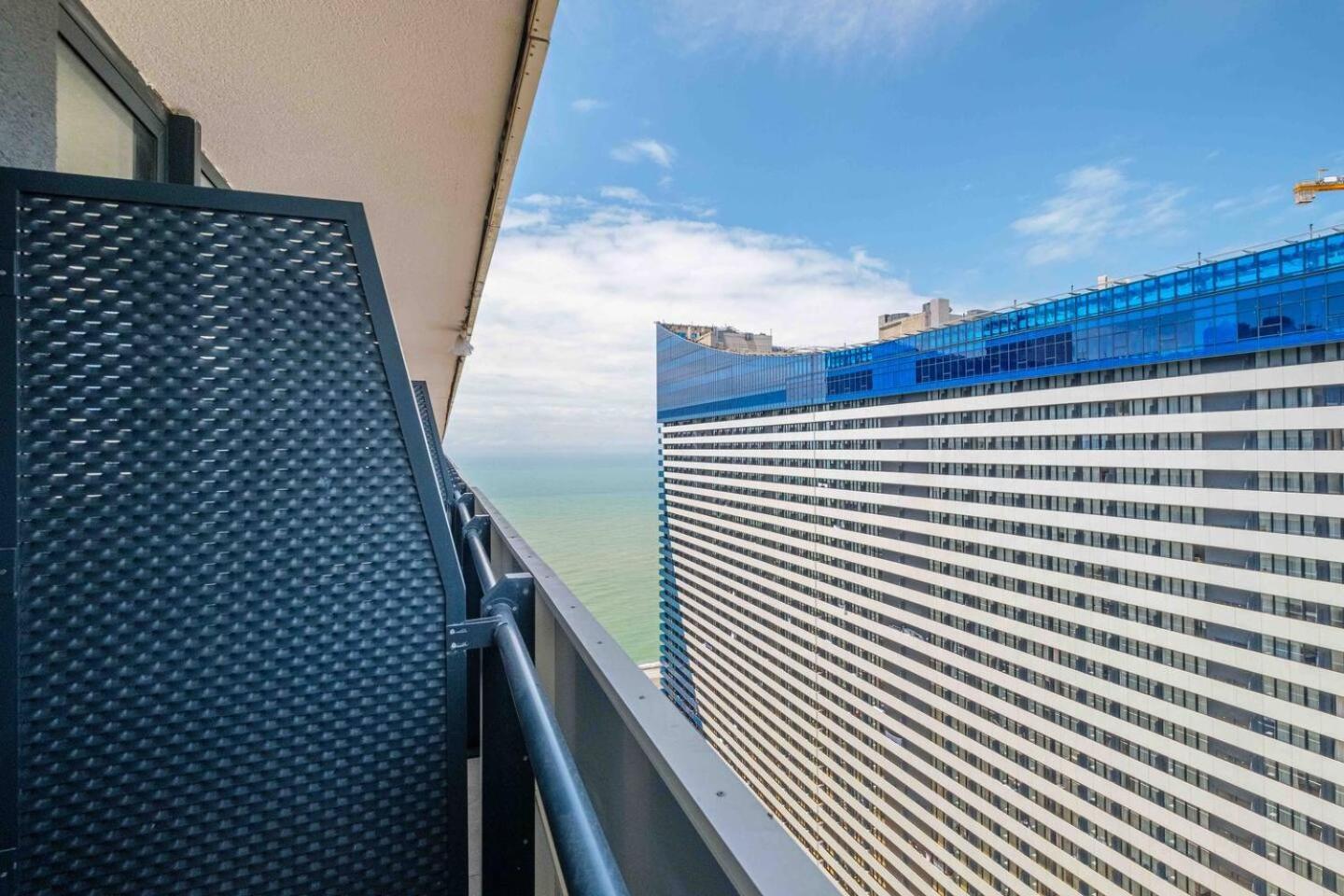Luxury Orbi City Sea View Aparthotel Batoemi Buitenkant foto