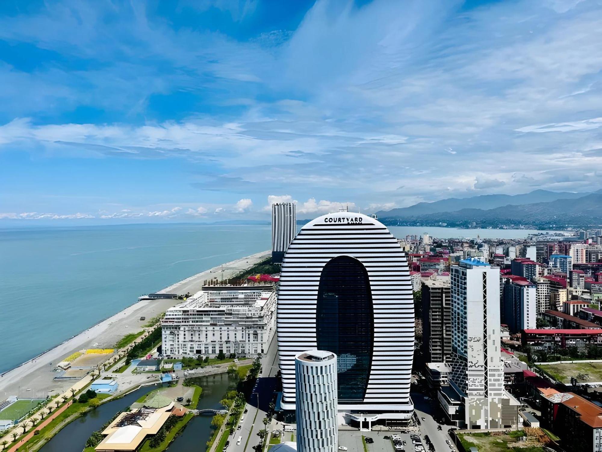 Luxury Orbi City Sea View Aparthotel Batoemi Buitenkant foto