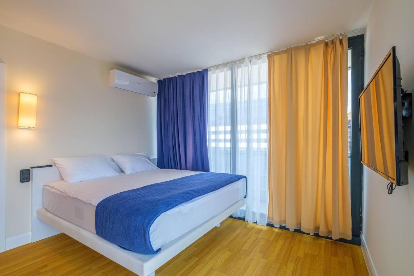 Luxury Orbi City Sea View Aparthotel Batoemi Buitenkant foto