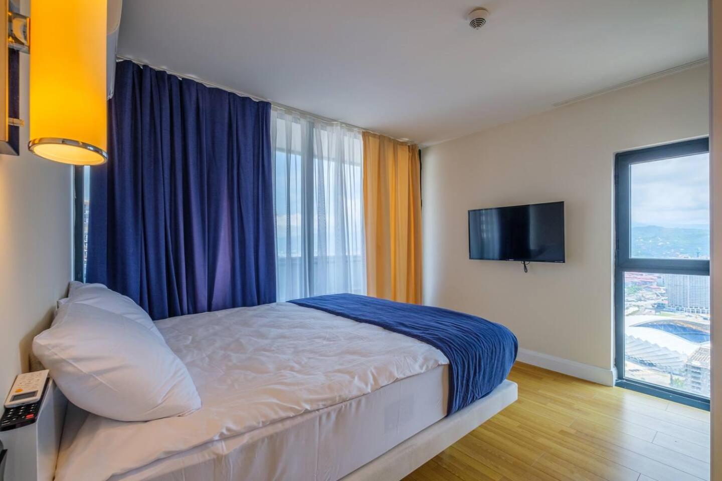 Luxury Orbi City Sea View Aparthotel Batoemi Buitenkant foto