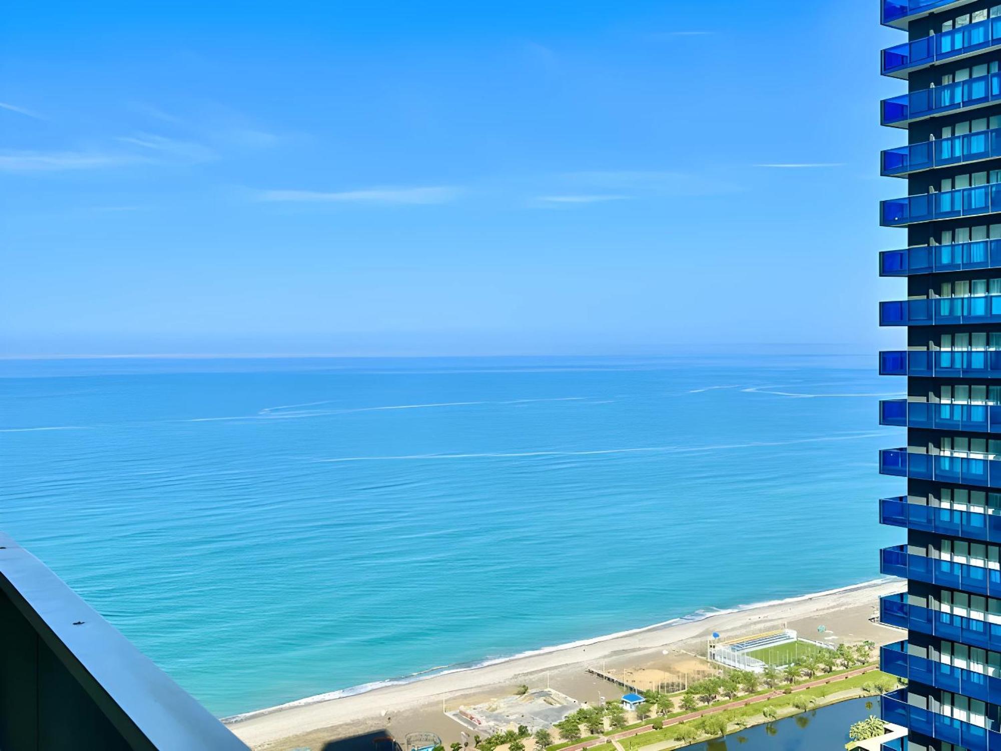 Luxury Orbi City Sea View Aparthotel Batoemi Buitenkant foto