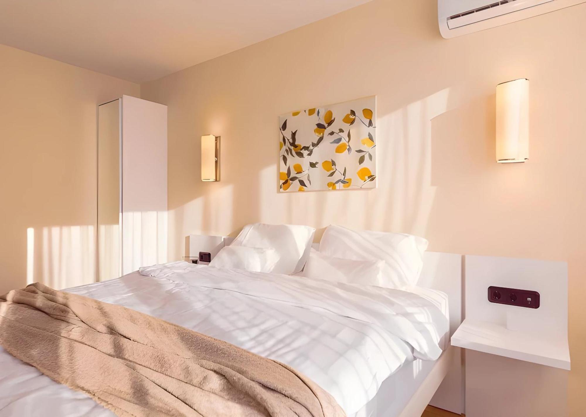 Luxury Orbi City Sea View Aparthotel Batoemi Buitenkant foto